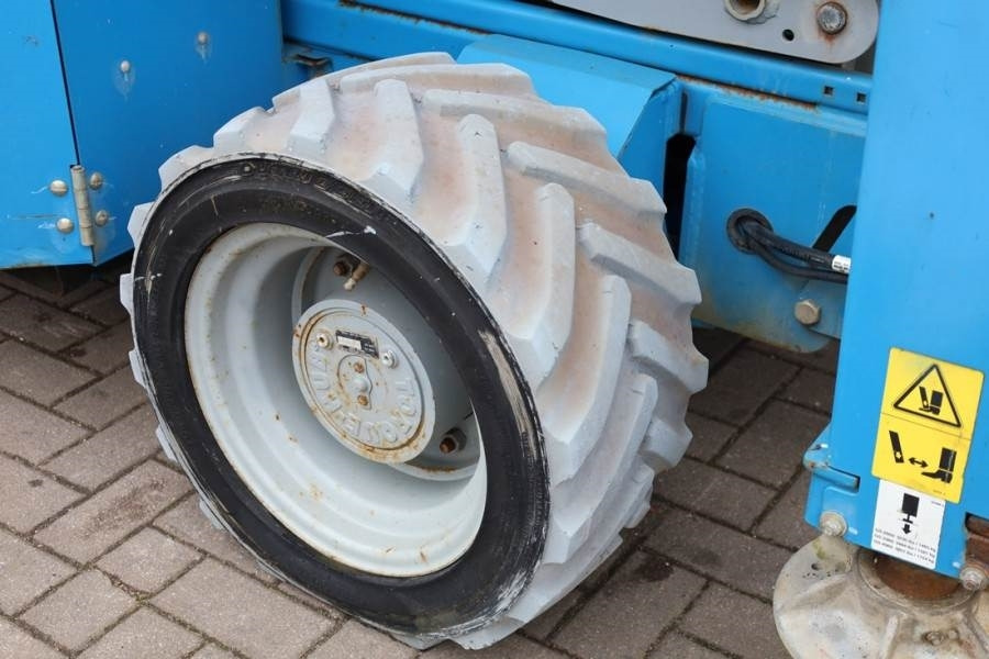 Lift u obliku makaza Genie GS4069 Electric, 14m Working Height, 363kg Capacit: slika 11