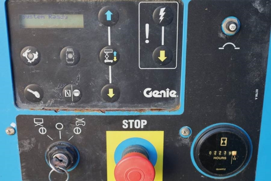 Genie GS4390 Diesel, 4x4 Drive, 15m Working Height, 680k - Lift u obliku makaza: slika 4 Genie GS4390 Diesel, 4x4 Drive, 15m Working Height, 680k - Lift u obliku makaza: slika 4