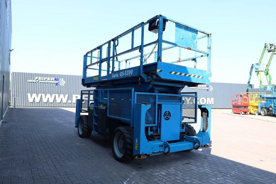 Lift u obliku makaza Genie GS5390 Diesel, 4x4 Drive, 18.15m Working Height, 6: slika 8 Lift u obliku makaza Genie GS5390 Diesel, 4x4 Drive, 18.15m Working Height, 6: slika 8