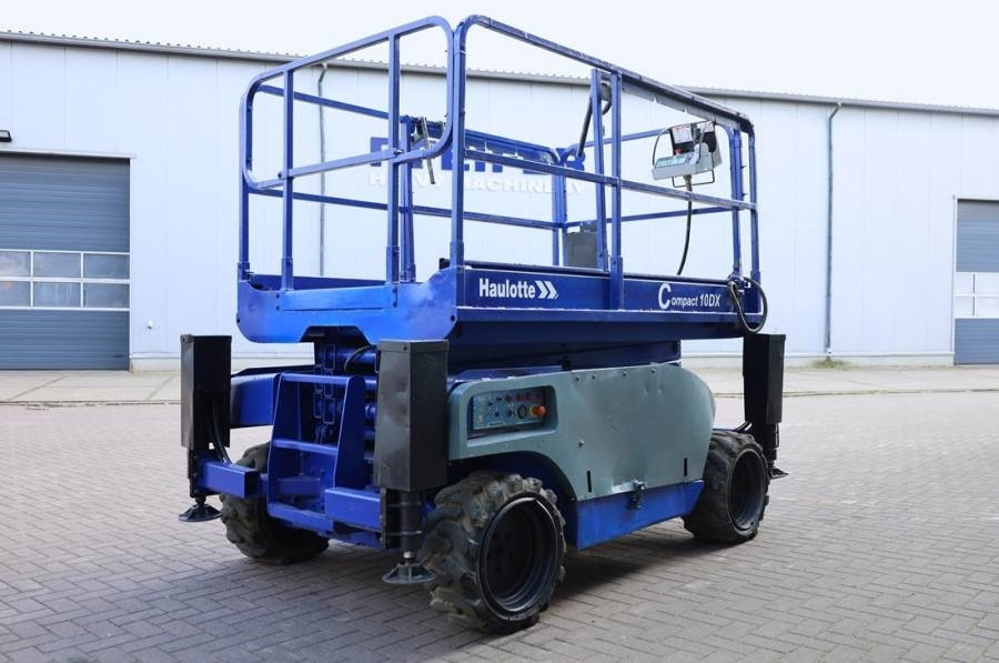 Haulotte COMPACT 10DX Diesel, 4x4 Drive, 10.15m Working Hei - Lift u obliku makaza: slika 2 Haulotte COMPACT 10DX Diesel, 4x4 Drive, 10.15m Working Hei - Lift u obliku makaza: slika 2