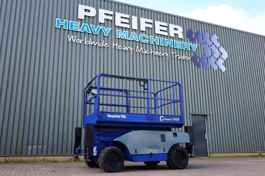 Haulotte COMPACT 10DX Diesel, 4x4 Drive, 10.15m Working Hei - Lift u obliku makaza: slika 1 Haulotte COMPACT 10DX Diesel, 4x4 Drive, 10.15m Working Hei - Lift u obliku makaza: slika 1