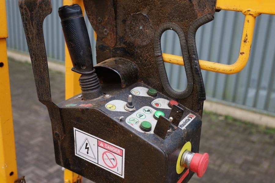 Haulotte Compact 10N As-Is, Electric, 10m Working Height, 2 - Lift u obliku makaza: slika 5 Haulotte Compact 10N As-Is, Electric, 10m Working Height, 2 - Lift u obliku makaza: slika 5