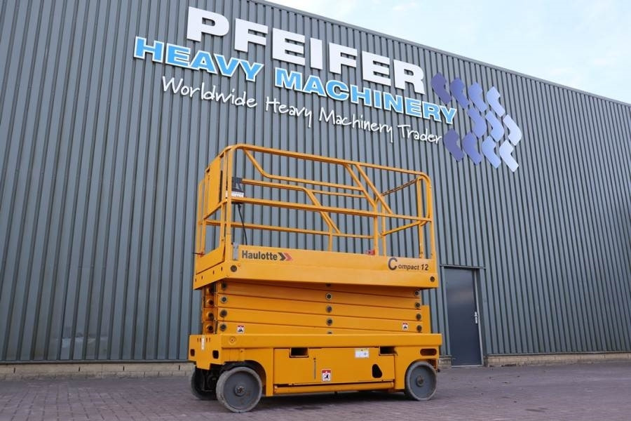 Haulotte Compact 12 Electric, 12m Working Height, 300kg Cap - Lift u obliku makaza: slika 1 Haulotte Compact 12 Electric, 12m Working Height, 300kg Cap - Lift u obliku makaza: slika 1