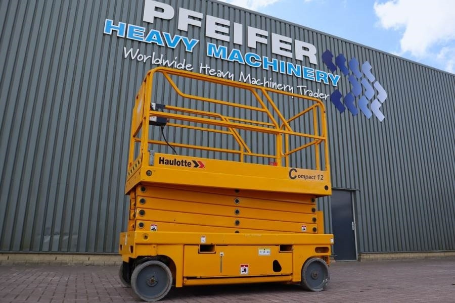 Haulotte Compact 12 Electric, 12m Working Height, 300kg Cap - Lift u obliku makaza: slika 1 Haulotte Compact 12 Electric, 12m Working Height, 300kg Cap - Lift u obliku makaza: slika 1