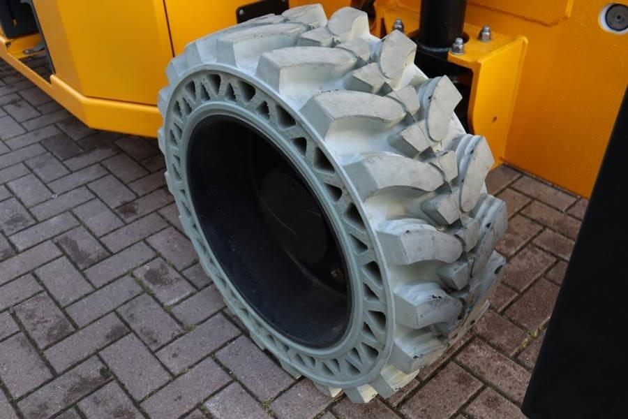 Haulotte HS18EPRO Full Electric 4x4 Drive, Versatile Use: O - Lift u obliku makaza: slika 5 Haulotte HS18EPRO Full Electric 4x4 Drive, Versatile Use: O - Lift u obliku makaza: slika 5