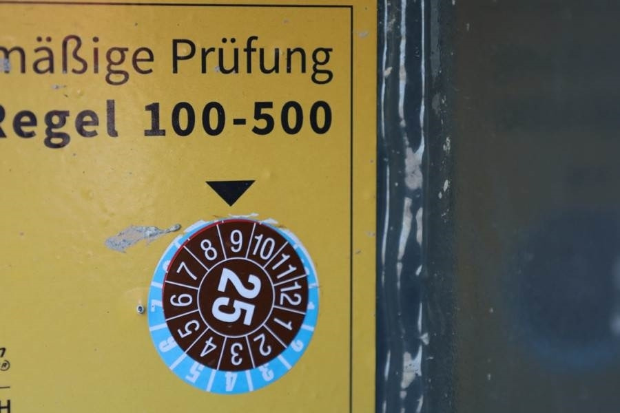 Lift u obliku makaza Holland Lift Ecostar HL-9714 Electric, 12m Working Height, 325k: slika 10 Lift u obliku makaza Holland Lift Ecostar HL-9714 Electric, 12m Working Height, 325k: slika 10