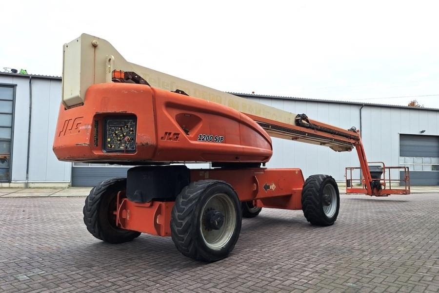 JLG 1200SJP Diesel, 38.7m Working Height, 23.5m Reach, - Zglobna platforma: slika 2 JLG 1200SJP Diesel, 38.7m Working Height, 23.5m Reach, - Zglobna platforma: slika 2