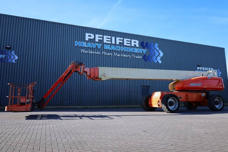 JLG 1200SJP Diesel, 4x4x4 Drive, 38.7m Working Height, - Teleskopska platforma: slika 1 JLG 1200SJP Diesel, 4x4x4 Drive, 38.7m Working Height, - Teleskopska platforma: slika 1