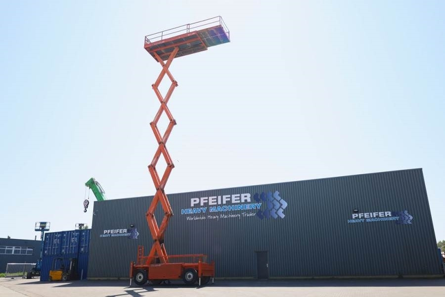 JLG 210-25 Diesel, 4x4 Drive, 23m Working Height, 1000 - Lift u obliku makaza: slika 3 JLG 210-25 Diesel, 4x4 Drive, 23m Working Height, 1000 - Lift u obliku makaza: slika 3