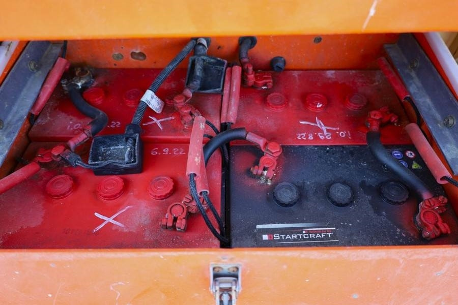 Lift u obliku makaza JLG 4069LE Electric, 14.2m Working Height, 360kg Capac: slika 11 Lift u obliku makaza JLG 4069LE Electric, 14.2m Working Height, 360kg Capac: slika 11