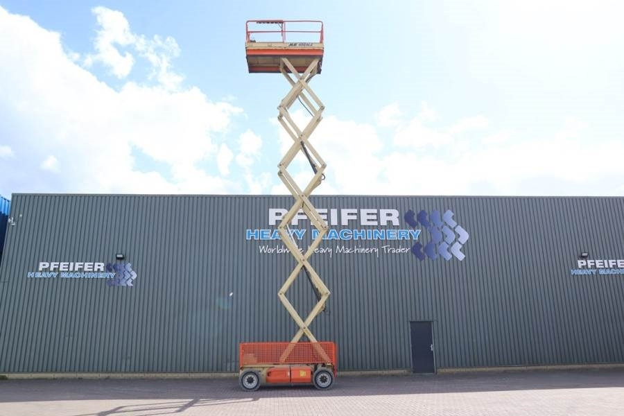 JLG M4069 Hybrid, 14.2m Working Height, 360kg Capacity - Lift u obliku makaza: slika 3 JLG M4069 Hybrid, 14.2m Working Height, 360kg Capacity - Lift u obliku makaza: slika 3