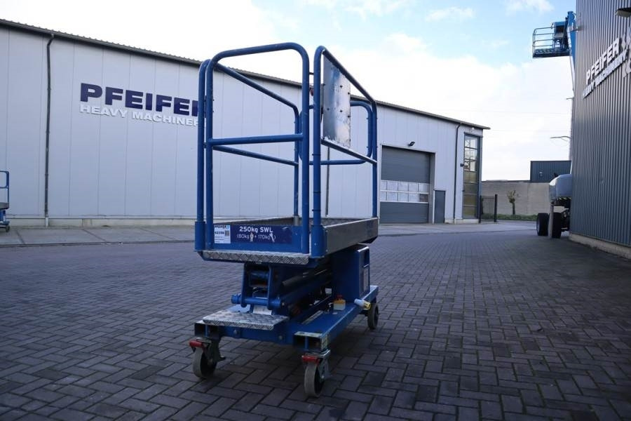 JLG Power Tower Electric, 5.10m Working Height, 250kg - Zglobna platforma: slika 2 JLG Power Tower Electric, 5.10m Working Height, 250kg - Zglobna platforma: slika 2