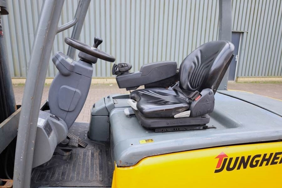 Jungheinrich EFG550 Electric, 5000kg Capacity, Lifting Height 3 - Dizel viljuškar: slika 4 Jungheinrich EFG550 Electric, 5000kg Capacity, Lifting Height 3 - Dizel viljuškar: slika 4
