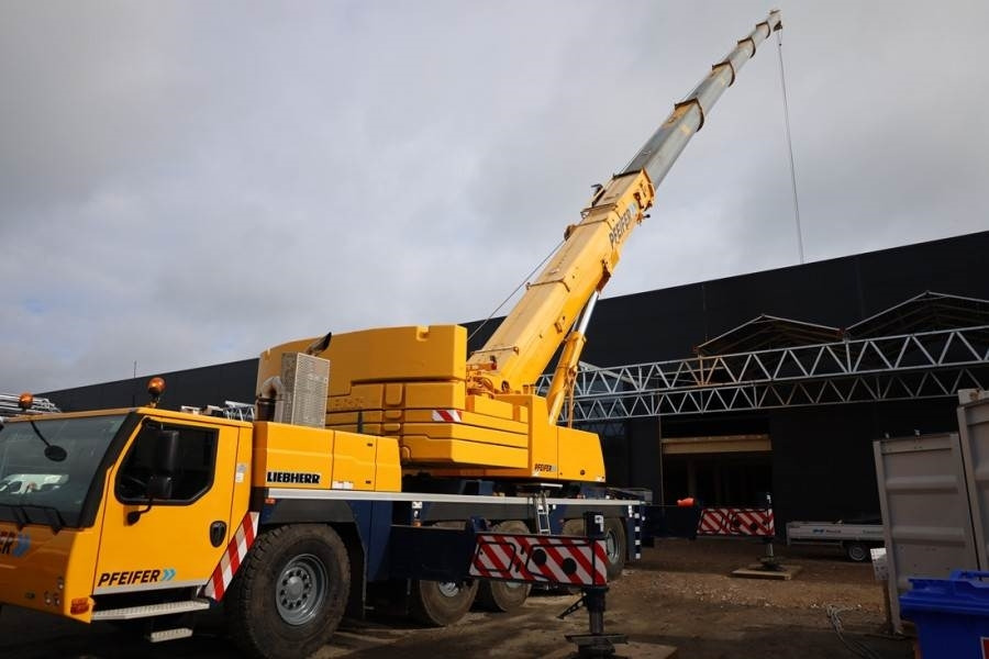 Liebherr LTM1250-5.1 Dutch Registration, Paragraph 70, 10x6 - Autokran za sve terene: slika 2 Liebherr LTM1250-5.1 Dutch Registration, Paragraph 70, 10x6 - Autokran za sve terene: slika 2