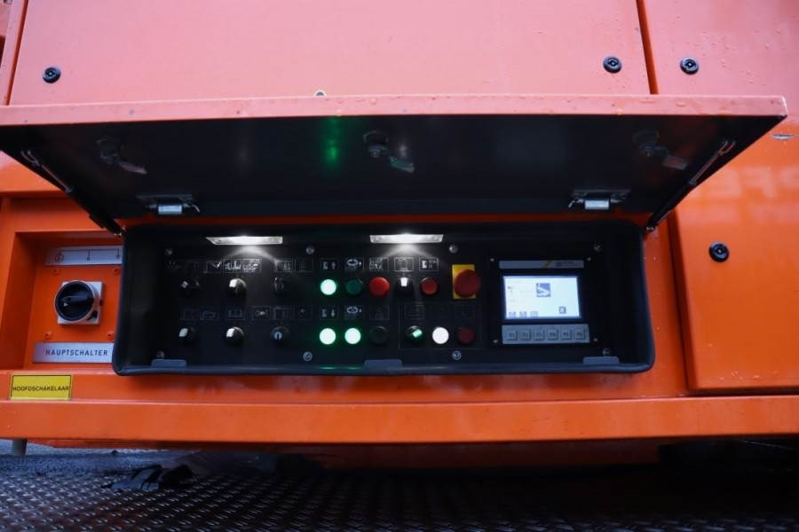 Toranjski kran Liebherr MK88 Dutch vehicle registration, Valid inspection,: slika 21