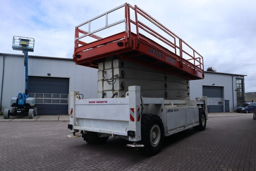 Liftlux SL320-30DS Diesel, 4x4 Drive, 34m Working Height, - Lift u obliku makaza: slika 2 Liftlux SL320-30DS Diesel, 4x4 Drive, 34m Working Height, - Lift u obliku makaza: slika 2