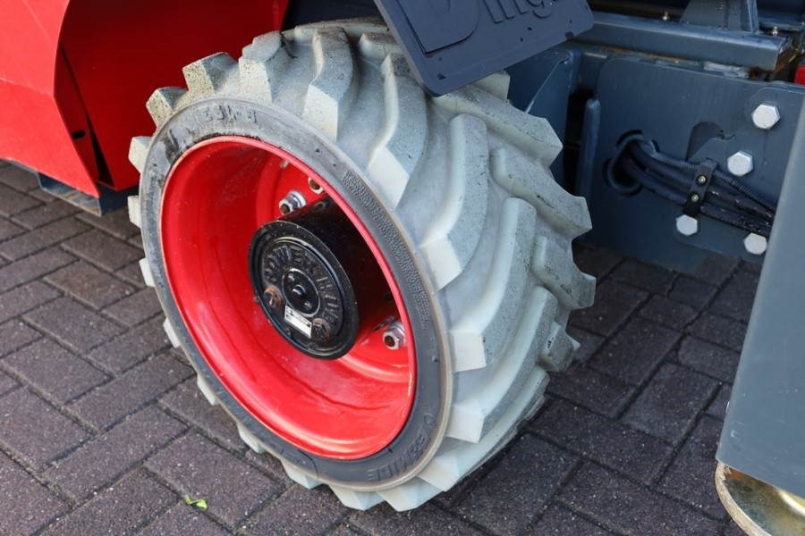 Lift u obliku makaza Magni DS1218RT Valid inspection, Diesel, 4x4 Drive, 12m: slika 11 Lift u obliku makaza Magni DS1218RT Valid inspection, Diesel, 4x4 Drive, 12m: slika 11