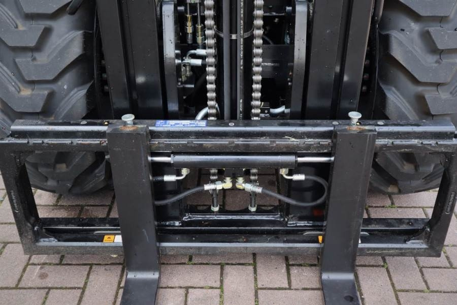 Manitou MC25-4 Valid Inspection, *Guarantee, Diesel, 4x4 - Terenski viljuškar: slika 4 Manitou MC25-4 Valid Inspection, *Guarantee, Diesel, 4x4 - Terenski viljuškar: slika 4