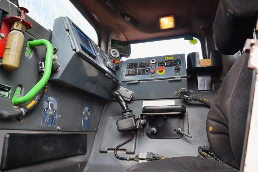 Sandvik LH410 Diesel, 4x4 Drive, 10t Capacity, Tilting Buc  - Utovarivač točkaš: slika 4 Sandvik LH410 Diesel, 4x4 Drive, 10t Capacity, Tilting Buc  - Utovarivač točkaš: slika 4