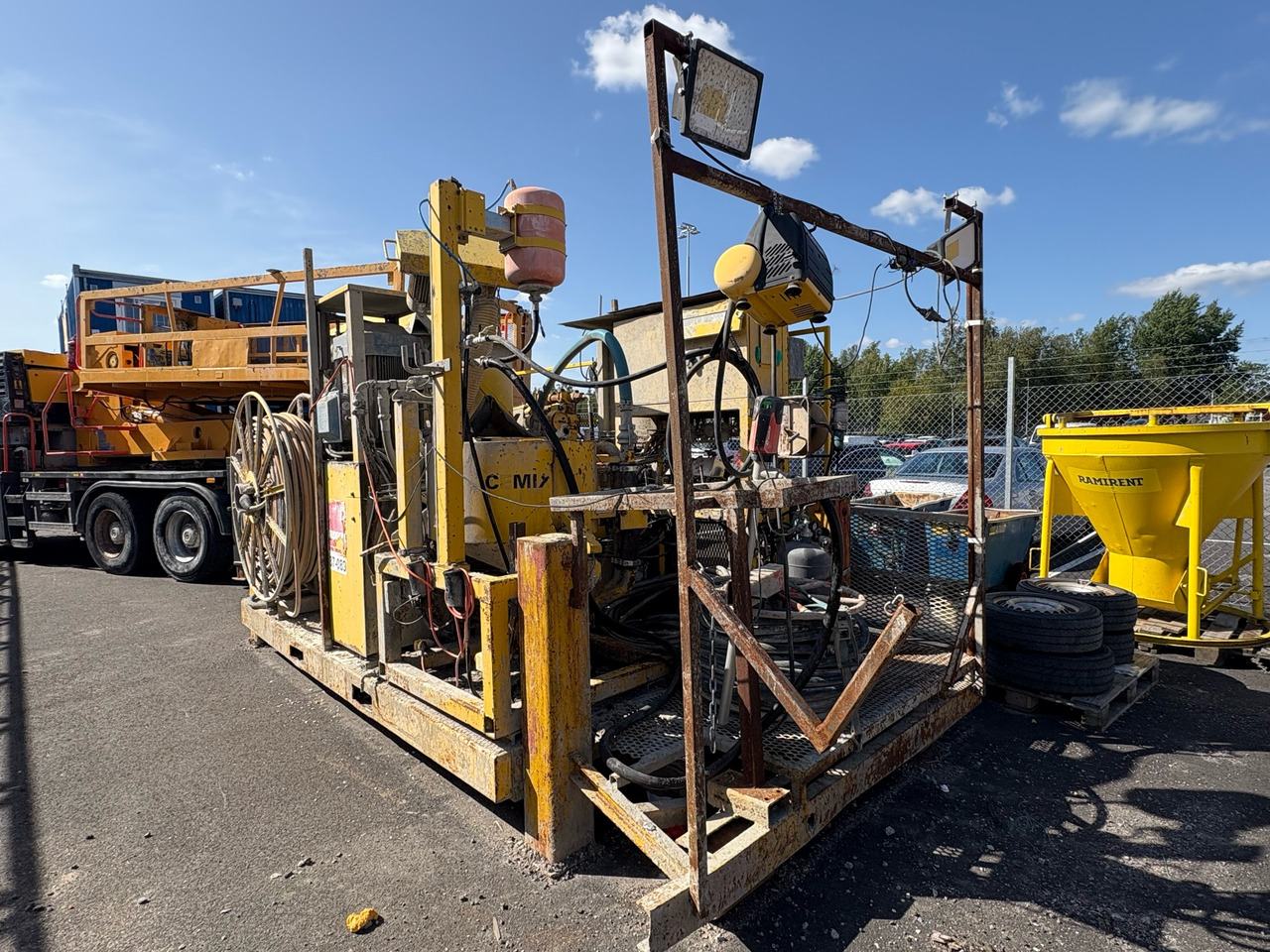 Atlas Copco Unigrout - Građevinska oprema: slika 1 Atlas Copco Unigrout - Građevinska oprema: slika 1