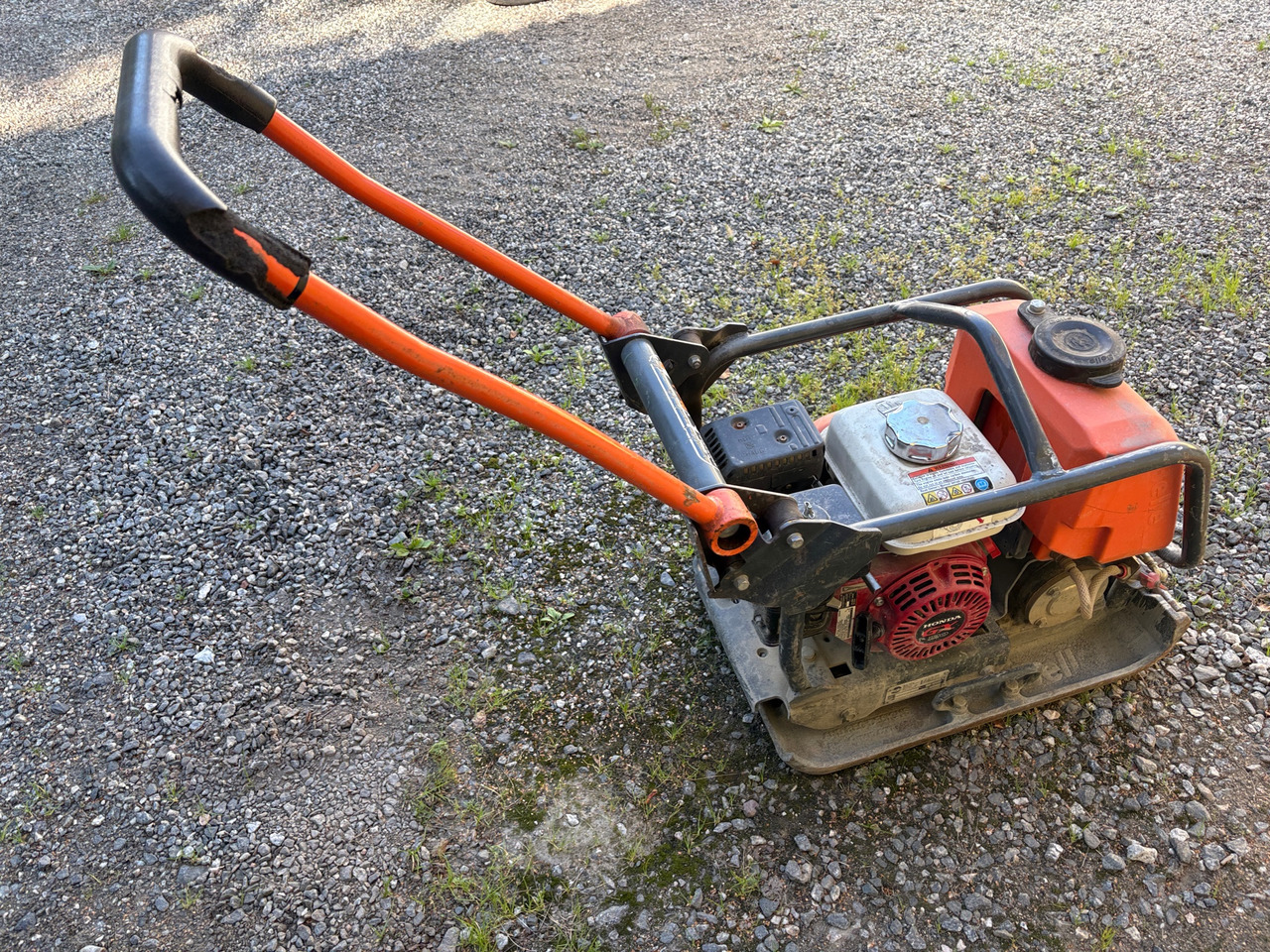 Belle FC4000EW - Vibraciona ploča: slika 1 Belle FC4000EW - Vibraciona ploča: slika 1