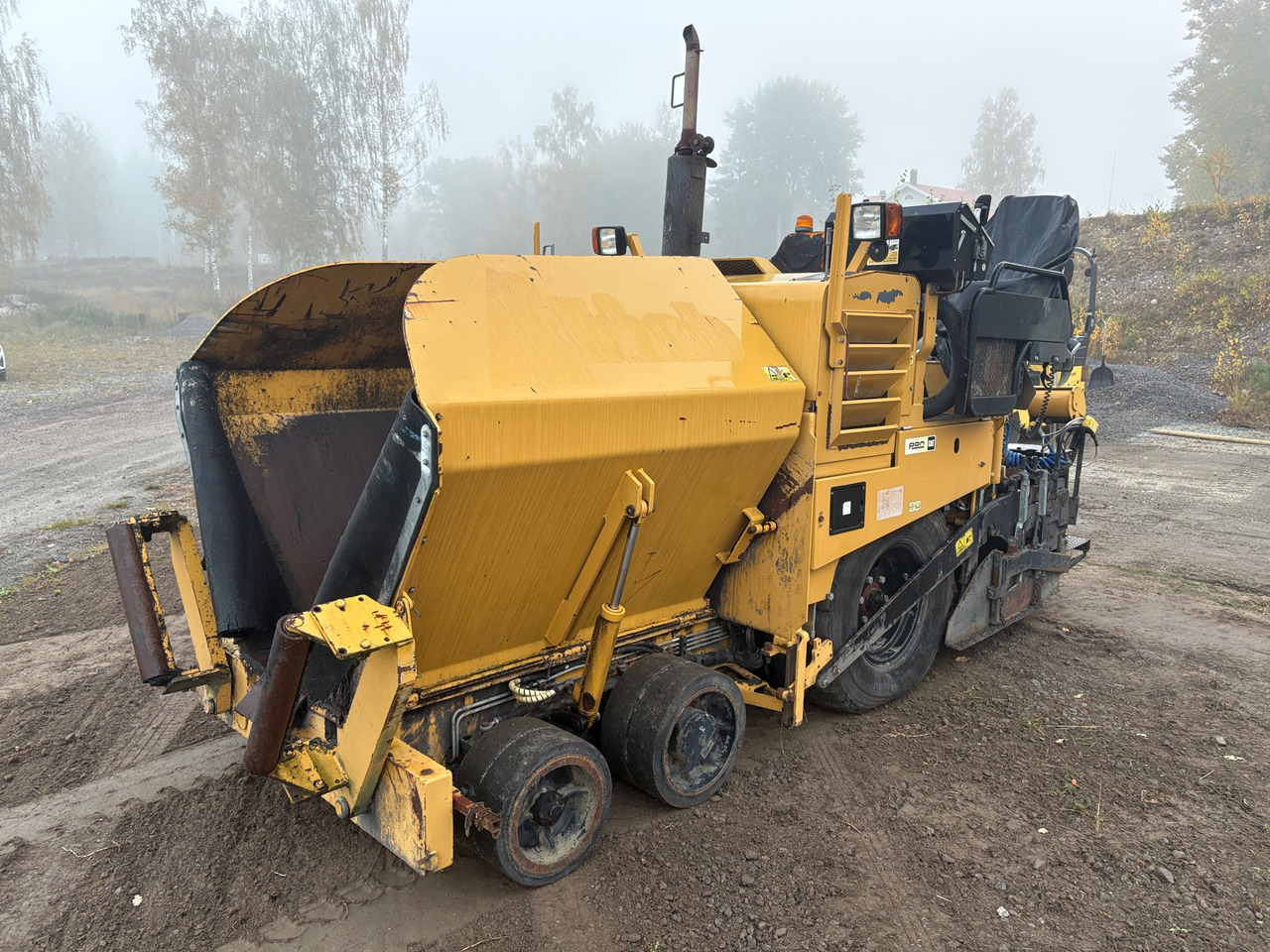 CAT AP300 - Asfaltni finišer: slika 1 CAT AP300 - Asfaltni finišer: slika 1
