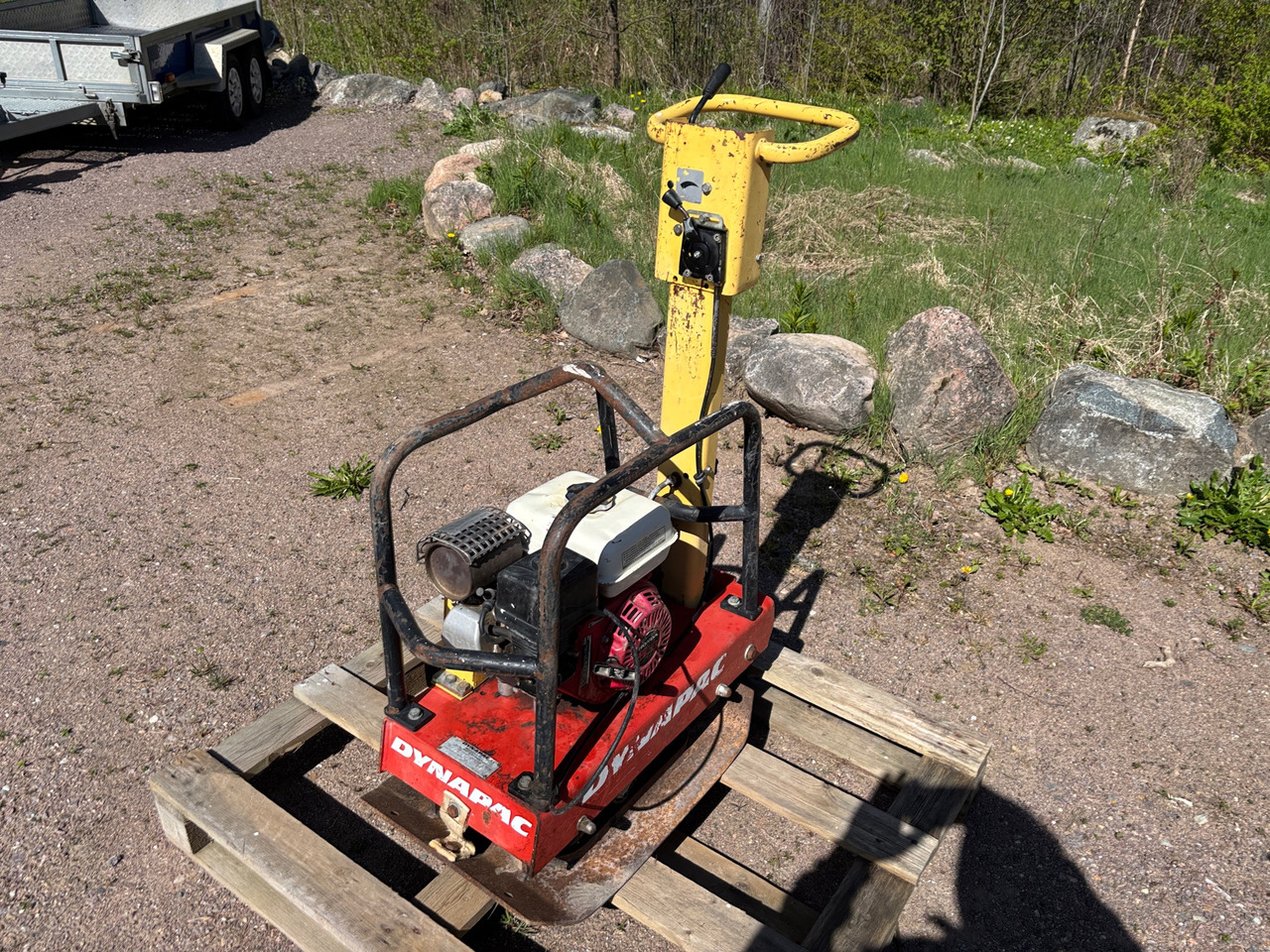 Dynapac LG160 - Vibraciona ploča: slika 1 Dynapac LG160 - Vibraciona ploča: slika 1