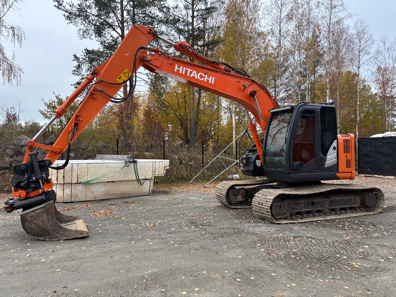 Hitachi ZX 135US-6 - Bager: slika 1 Hitachi ZX 135US-6 - Bager: slika 1