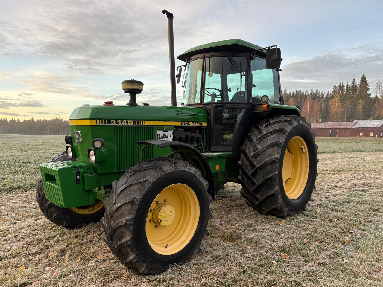 John Deere 3140 MFWD - Traktor: slika 1 John Deere 3140 MFWD - Traktor: slika 1