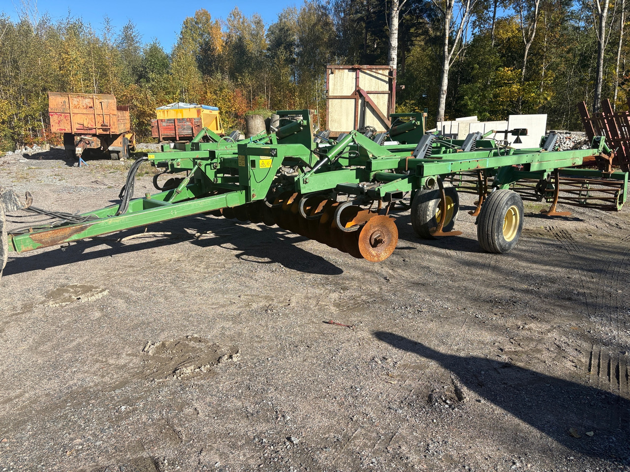 John Deere 4101 A - Oprema za obradu zemljišta: slika 1 John Deere 4101 A - Oprema za obradu zemljišta: slika 1