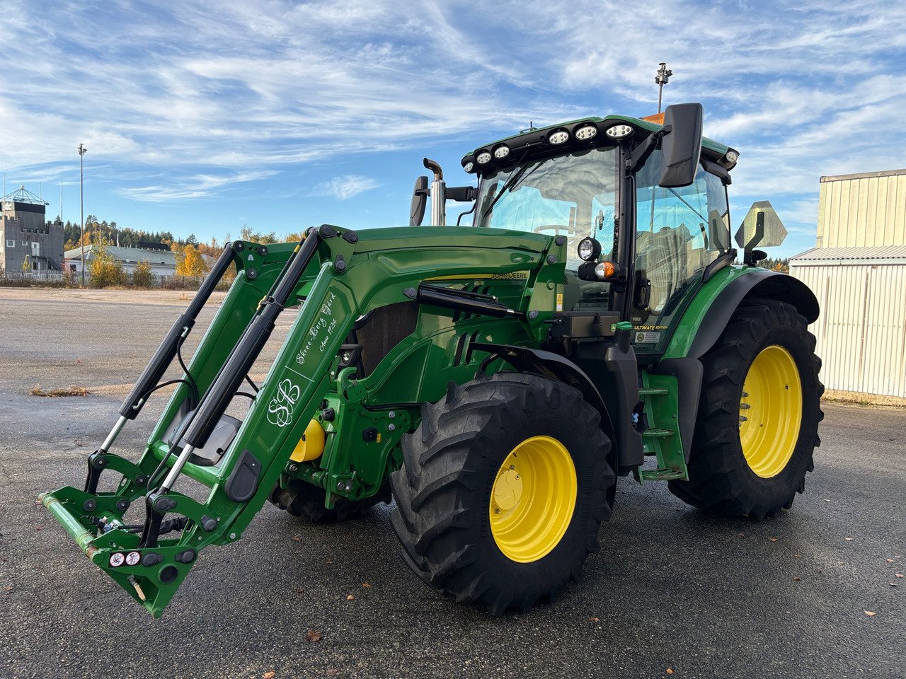 John Deere 6130R - Traktor: slika 1 John Deere 6130R - Traktor: slika 1