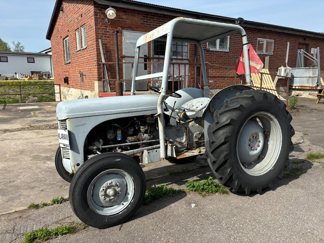 Massey Ferguson Grålle - Traktor: slika 1 Massey Ferguson Grålle - Traktor: slika 1
