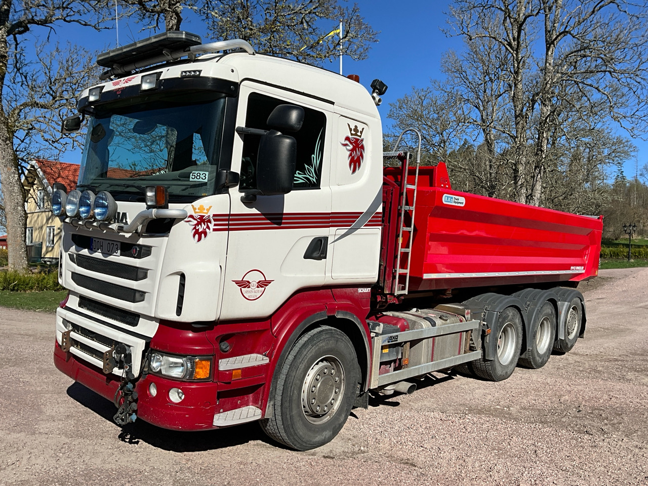 Scania R560 Tridem - Kamion sa hidrauličnom kukom: slika 1 Scania R560 Tridem - Kamion sa hidrauličnom kukom: slika 1