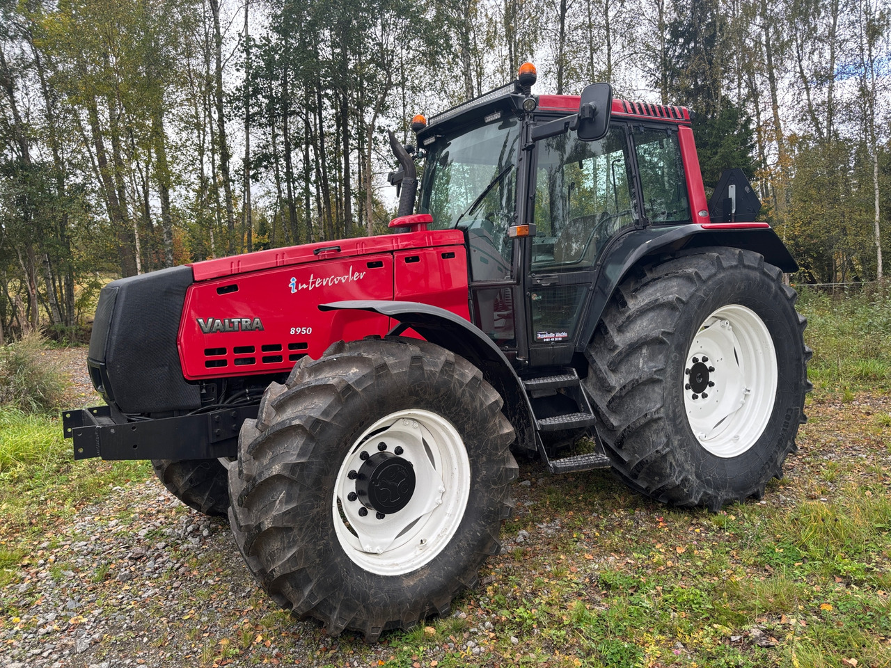 Valtra 8950 - Traktor: slika 1 Valtra 8950 - Traktor: slika 1