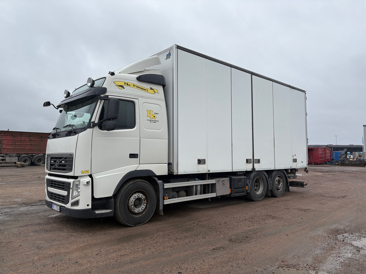 Volvo FH 6x2 - Kamion sa zatvorenim sandukom: slika 1 Volvo FH 6x2 - Kamion sa zatvorenim sandukom: slika 1