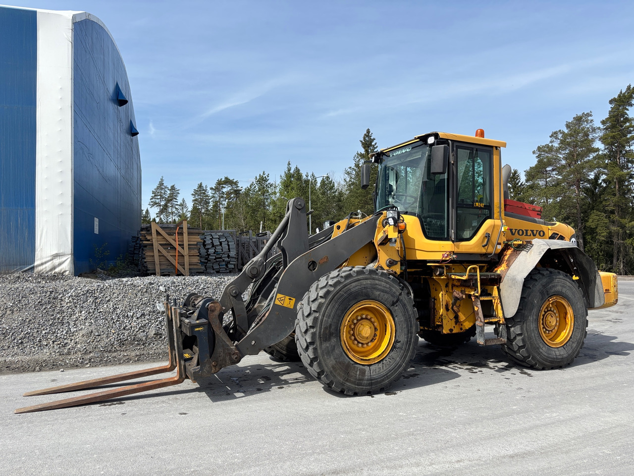 Volvo L90F - Utovarivač točkaš: slika 1 Volvo L90F - Utovarivač točkaš: slika 1