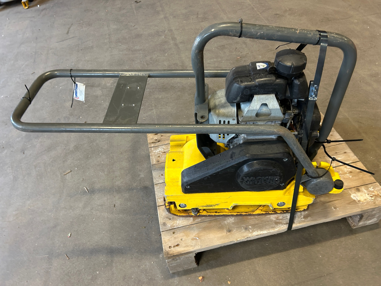Wacker Neuson WP 1030A - Vibraciona ploča: slika 1 Wacker Neuson WP 1030A - Vibraciona ploča: slika 1