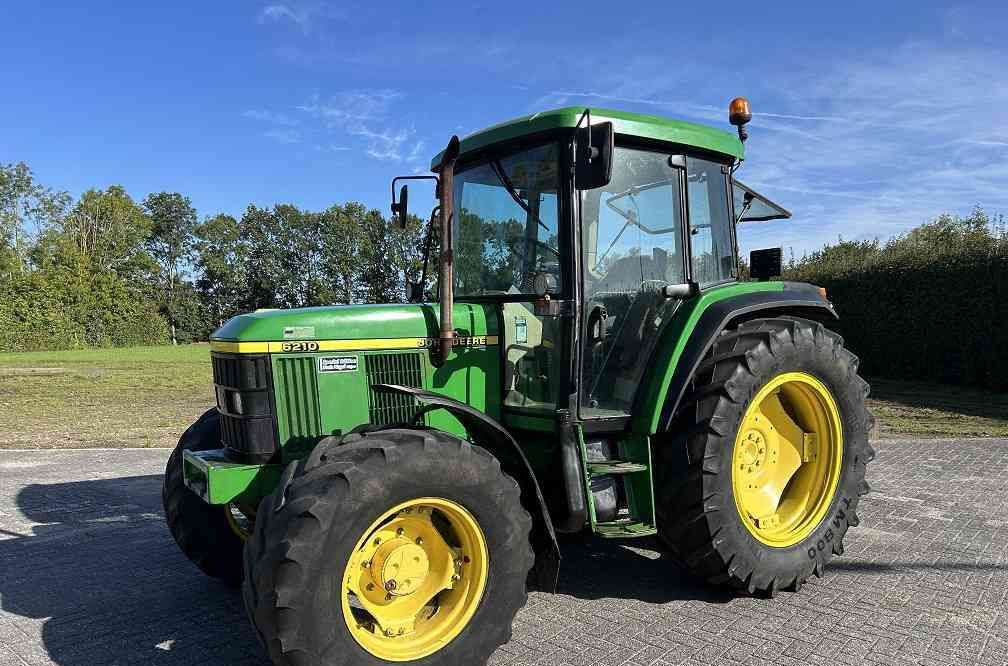 John Deere 6210 - Traktor: slika 1 John Deere 6210 - Traktor: slika 1