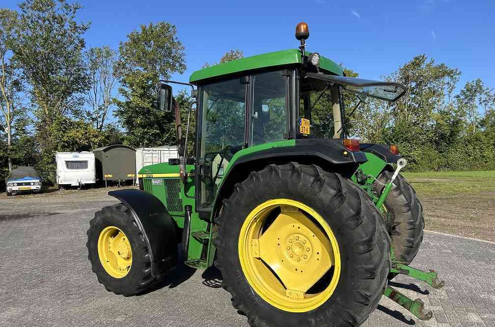 John Deere 6210 - Traktor: slika 2 John Deere 6210 - Traktor: slika 2