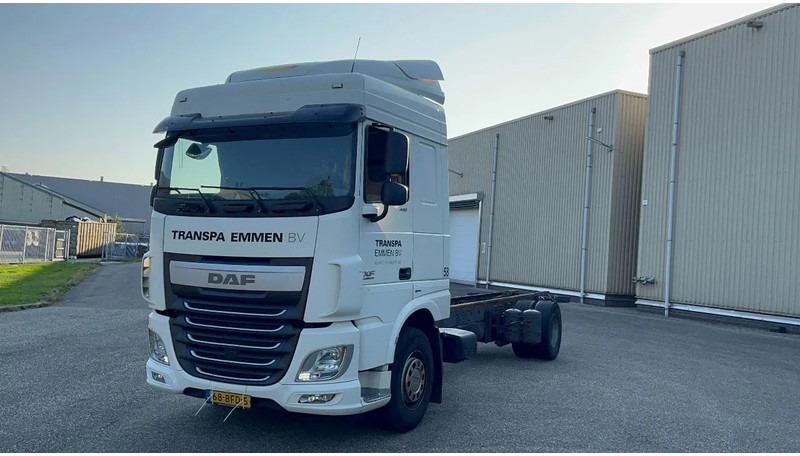 DAF XF 440 Daf XF106 Chassis cabine clean euro6 - Kamion sa golom šasijom i zatvorenom kabinom: slika 3 DAF XF 440 Daf XF106 Chassis cabine clean euro6 - Kamion sa golom šasijom i zatvorenom kabinom: slika 3