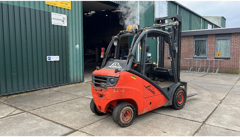 Linde H35T 01 Linde H35T 01 - Gasni viljuškar: slika 3 Linde H35T 01 Linde H35T 01 - Gasni viljuškar: slika 3