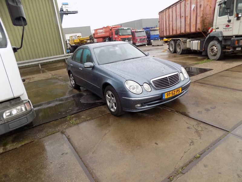 Mercedes-Benz E-Klasse 320 CDI sedan avantgarde - Automobil: slika 2 Mercedes-Benz E-Klasse 320 CDI sedan avantgarde - Automobil: slika 2