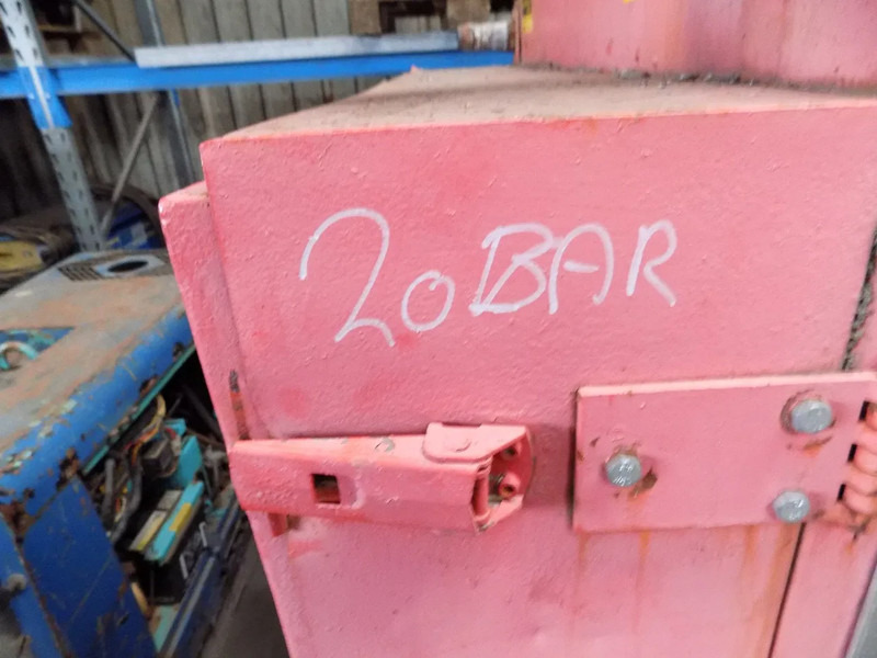 Scania compressor 20 bar scania compressor 20 bar met generator - Kompresor za vazduh: slika 4 Scania compressor 20 bar scania compressor 20 bar met generator - Kompresor za vazduh: slika 4