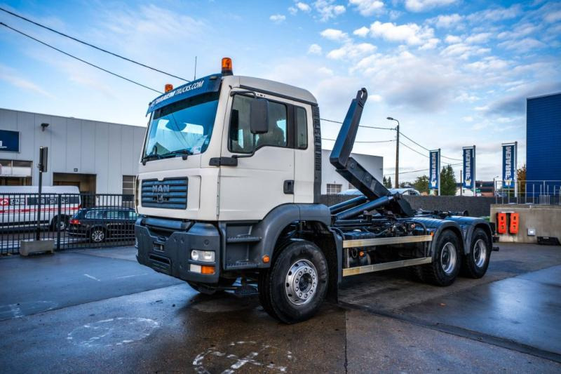 MAN TGA 33.360 BB - Kamion sa hidrauličnom kukom: slika 1 MAN TGA 33.360 BB - Kamion sa hidrauličnom kukom: slika 1