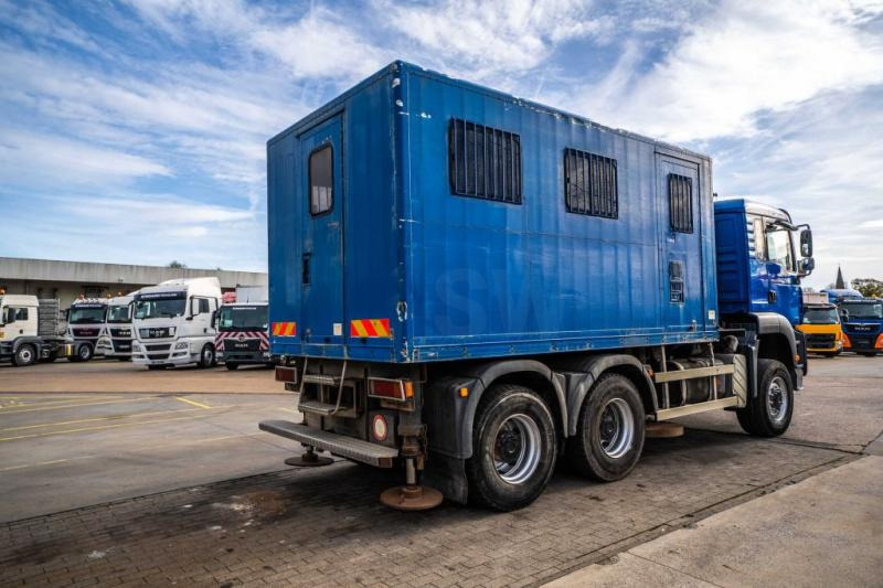 MAN TGA 33.363 FDAK- 6x6 + LABO - Kamion sa zatvorenim sandukom: slika 4 MAN TGA 33.363 FDAK- 6x6 + LABO - Kamion sa zatvorenim sandukom: slika 4
