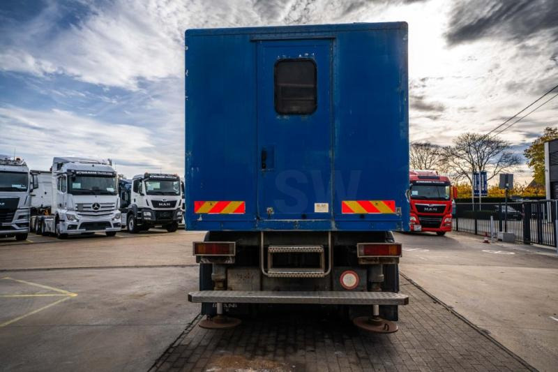 MAN TGA 33.363 FDAK- 6x6 + LABO - Kamion sa zatvorenim sandukom: slika 5 MAN TGA 33.363 FDAK- 6x6 + LABO - Kamion sa zatvorenim sandukom: slika 5