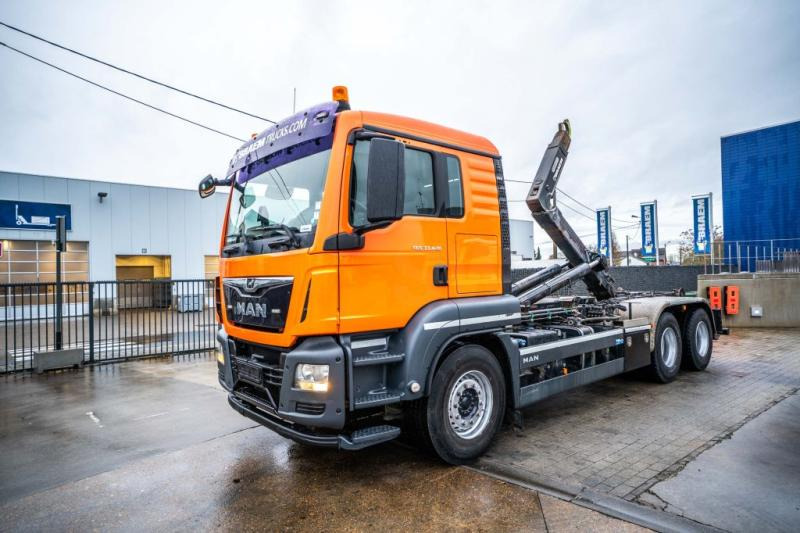 MAN TGS 33.420 BB - Kamion sa hidrauličnom kukom: slika 1 MAN TGS 33.420 BB - Kamion sa hidrauličnom kukom: slika 1