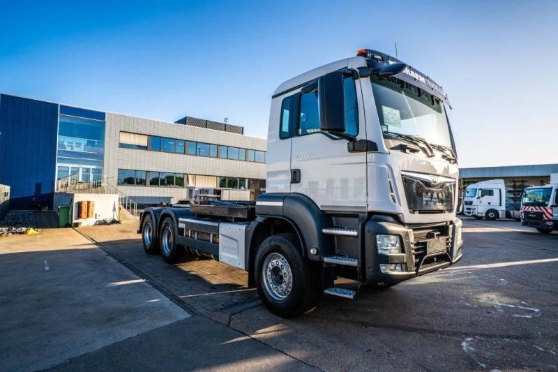 MAN TGS 33.430 BL - Kamion sa hidrauličnom kukom: slika 2 MAN TGS 33.430 BL - Kamion sa hidrauličnom kukom: slika 2