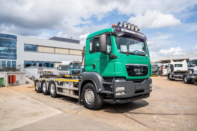 MAN TGS 35.440 BL 8x4-4 - Kamion sa hidrauličnom kukom: slika 2 MAN TGS 35.440 BL 8x4-4 - Kamion sa hidrauličnom kukom: slika 2