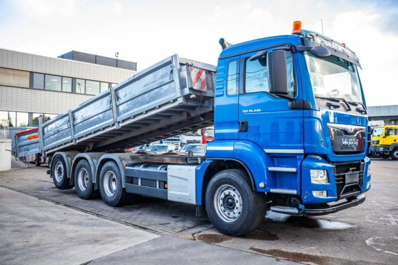 MAN TGS 35.440 BL 8x4-4 - Istovarivač: slika 2 MAN TGS 35.440 BL 8x4-4 - Istovarivač: slika 2